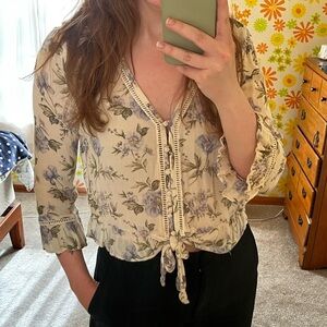 $5 with bundle! American Eagle blue and white floral peasant top size M